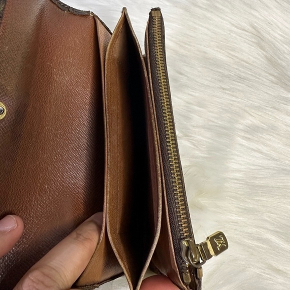 LOUIS VUITTON rare vintage zip wallet in monogram - Picture 10 of 17